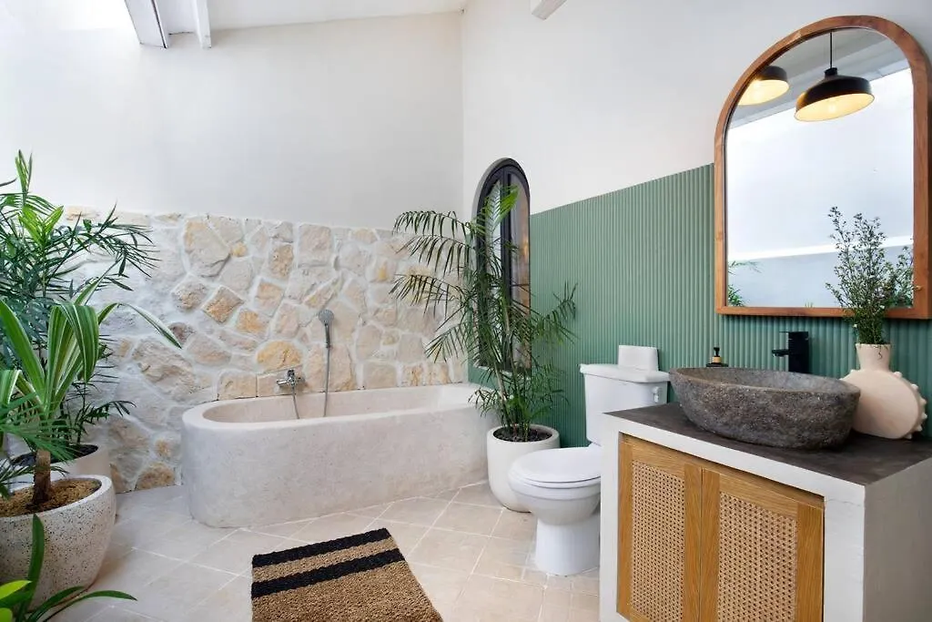 Villa Seminyak 3 Beds With Pool, Butler & Parking M5 アパート