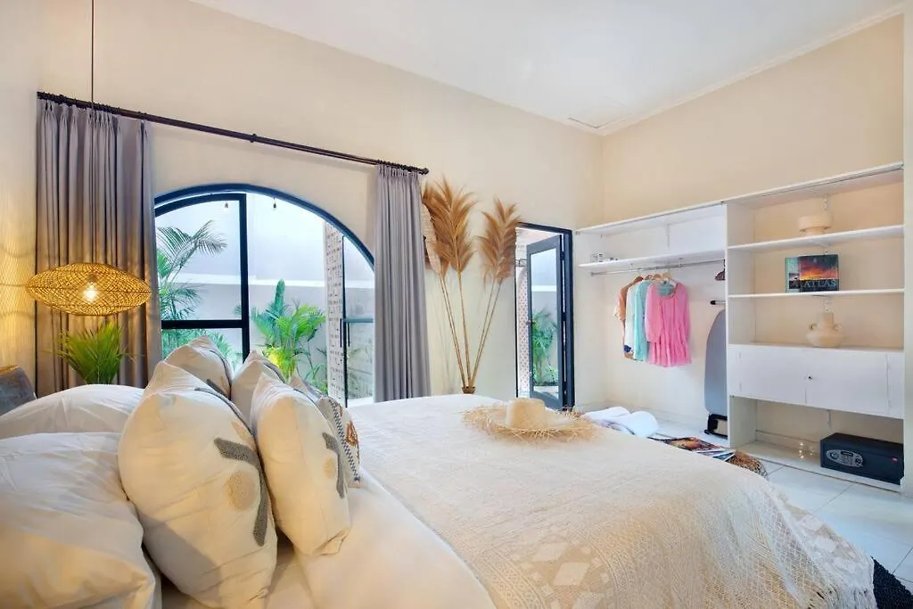 Villa Seminyak 3 Beds With Pool, Butler & Parking M5
