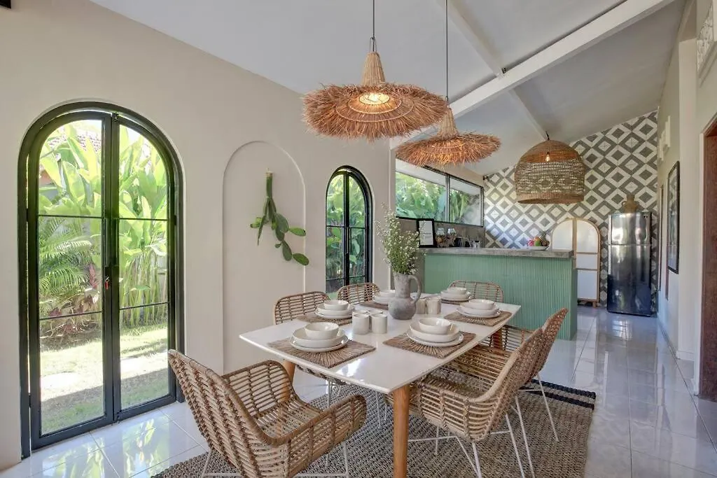 アパート Villa Seminyak 3 Beds With Pool, Butler & Parking M5 インドネシア