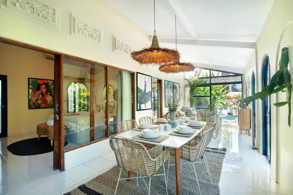 Villa Seminyak 3 Beds With Pool, Butler & Parking M5 0*, スミニャック