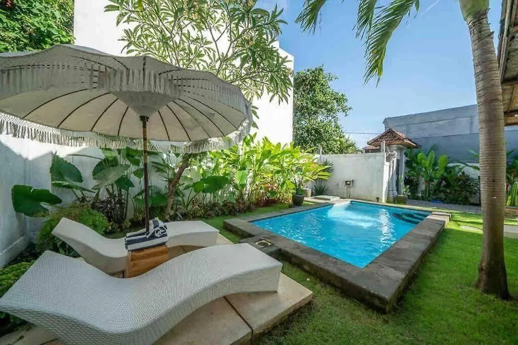Villa Seminyak 3 Beds With Pool, Butler & Parking M5 アパート