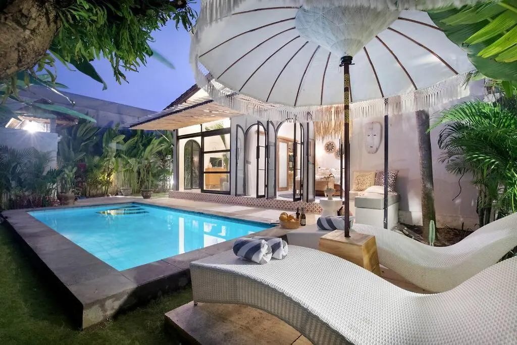 Villa Seminyak 3 Beds With Pool, Butler & Parking M5 インドネシア