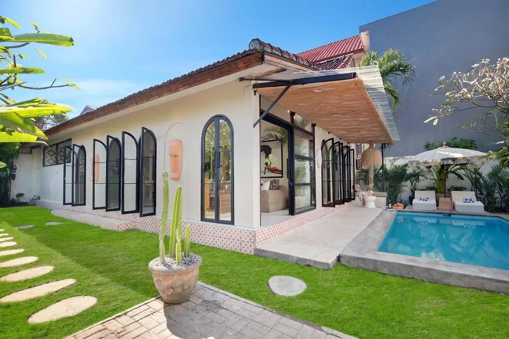 Apartment Villa Seminyak 3 Beds With Pool, Butler & Parking M5