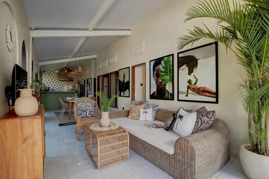 Villa Seminyak 3 Beds With Pool, Butler & Parking M5 0*, Seminyak (Bali)