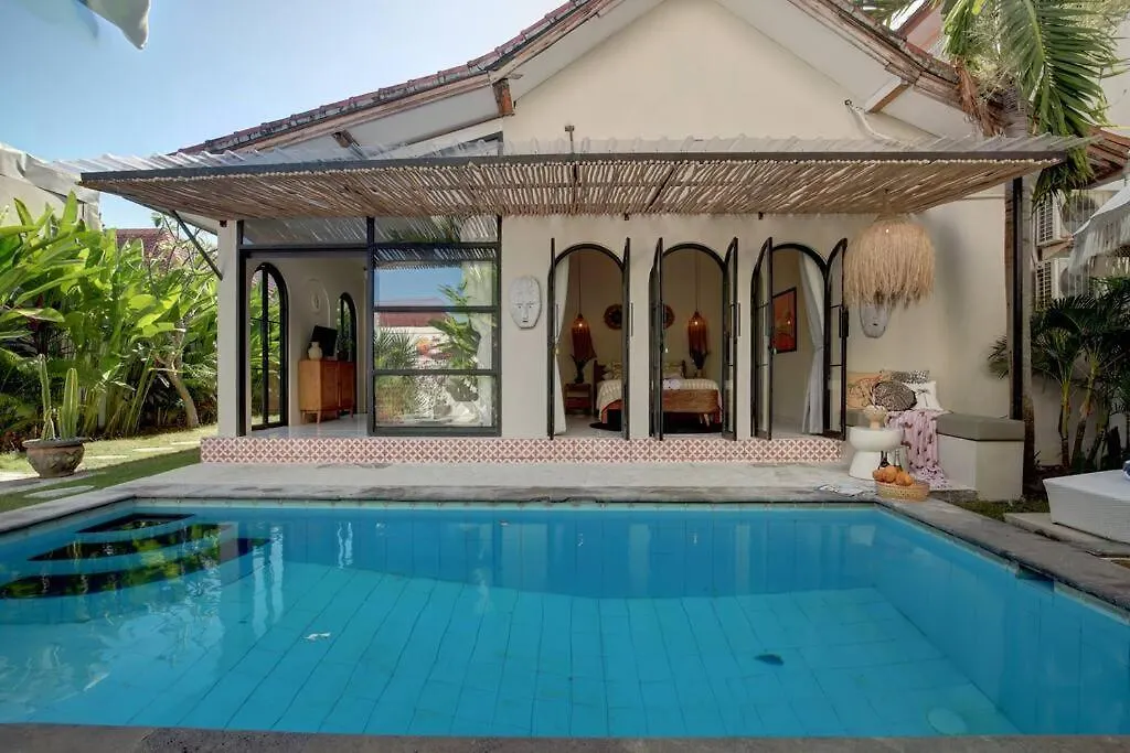 Apartment Villa Seminyak 3 Beds With Pool, Butler & Parking M5