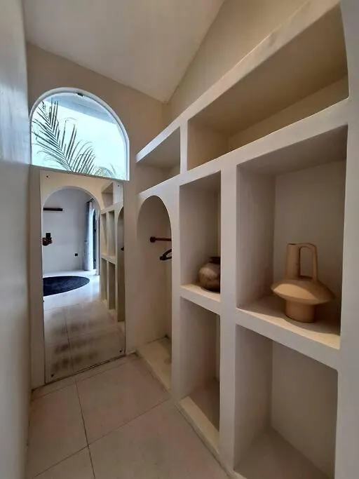 Villa Seminyak 3 Beds With Pool, Butler & Parking M5 0*, Seminyak (Bali)