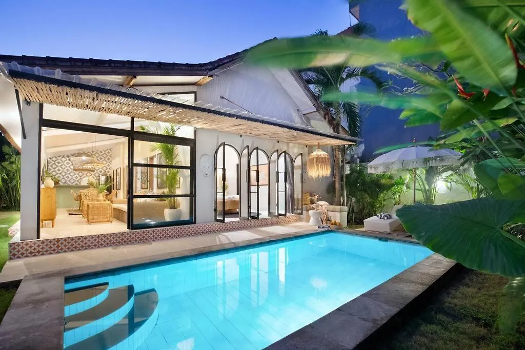 Villa Seminyak 3 Beds With Pool, Butler & Parking M5